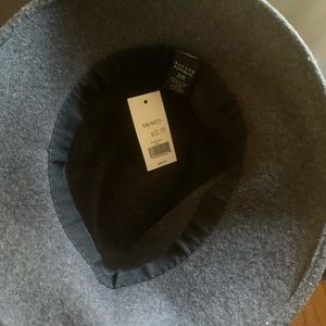 BANANA REPUBLIC HAT
